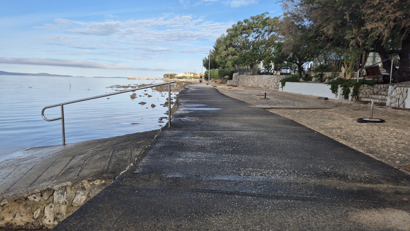 Promenáda pri mori